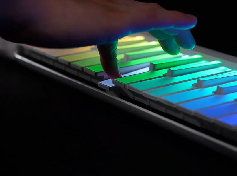 PopuPiano Smart Piano Combines The Chord Pad and Keyboard In One Device