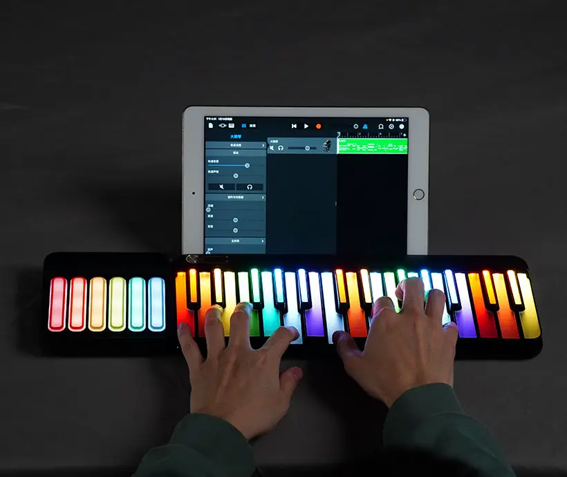 PopuPiano Smart Piano Combines The Chord Pad and Keyboard In One Device