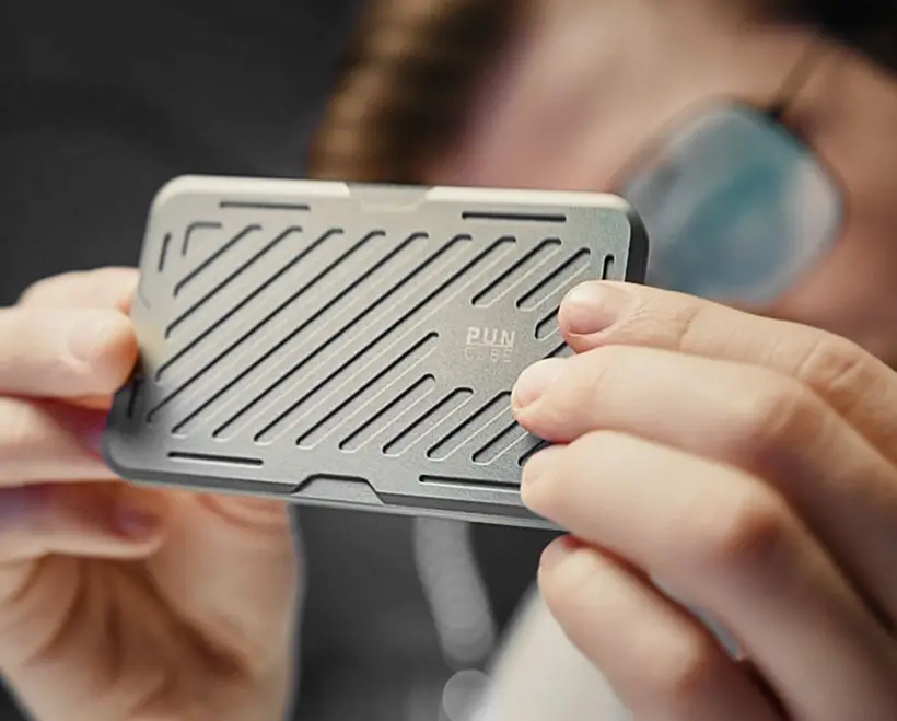 Puncube Mech Wallet: Cool Fidget Mechanical Wallet