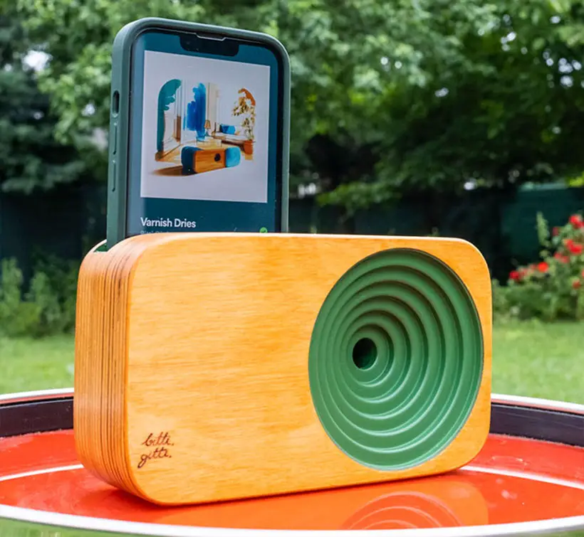 Racing Green Wooden Sound System by Bitti Gitti Design Studio