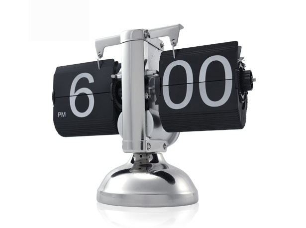 Retro Flip Down Clock with Internal Gear Operated Would Look Cool on Your Desk