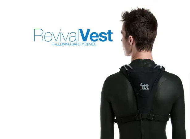 Revival Vest Brings Black Out Divers to The Surface In An Upright Safety Position Ready for Resuscitation