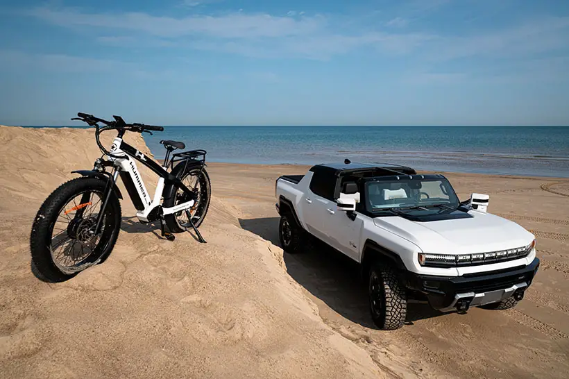 Revolutionary GMC HUMMER EV AWD e-Bike