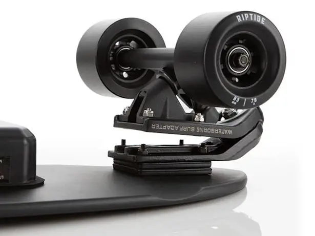 Riptide R1 Black Skateboard for Enjoyable Carving Session