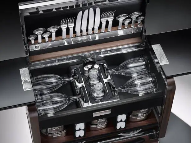 Rolls Royce Picnic Hamper to Celebrate Phantom Zenith Collection