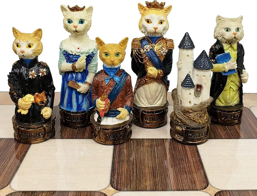 Royal Cats vs Dogs Chess Pieces Set