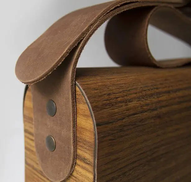 Sack (Guime) Messenger Bag Features Beautiful Wood Texture