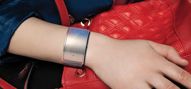 Safelet : Safety Bracelet for Women by Everfind