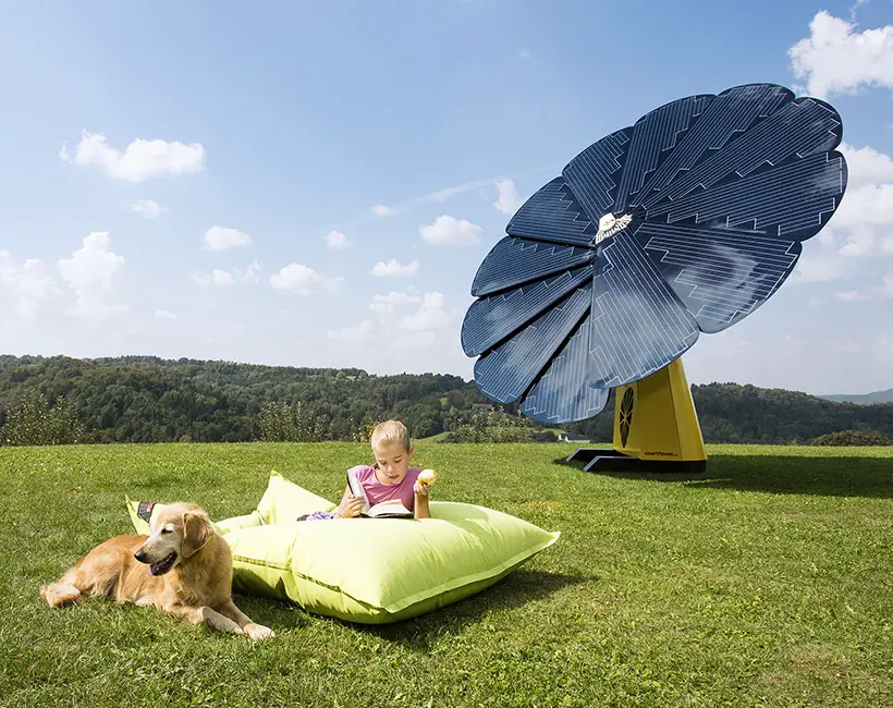 Self-Cleaning Sunflower Solar Panels
