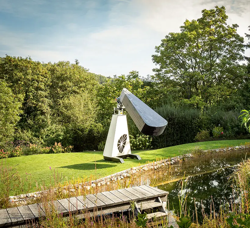 Self-Cleaning Sunflower Solar Panels