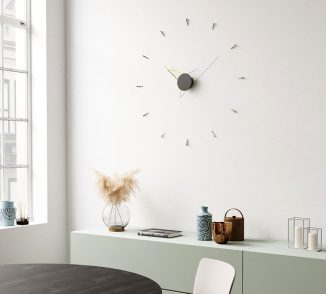 Minimalist SILO Wall Clock Changes Its Shape Through Time