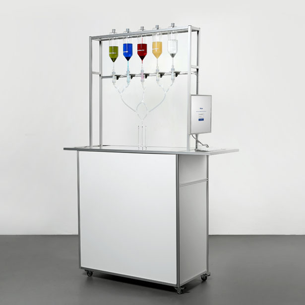 Social Shot Mobile Bar-Tending-Robot