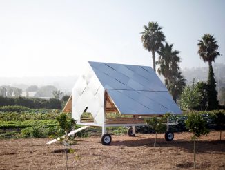Solar-Powered Chicken Caravan Opens In The Morning and Closes After Sunset