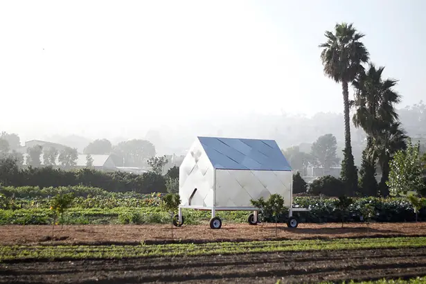 Solar Powered Chicken Caravan by Designers On Holiday (DOH)