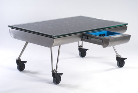 SOLo lounge solar energy table