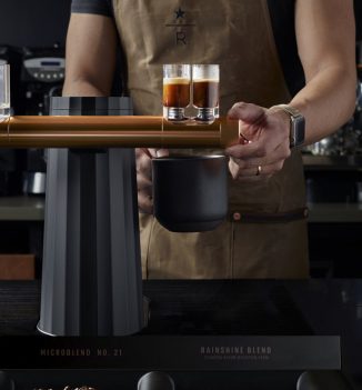 The Design of Phantom Espresso Maker Eliminates Barrier Between The Barista and Customers