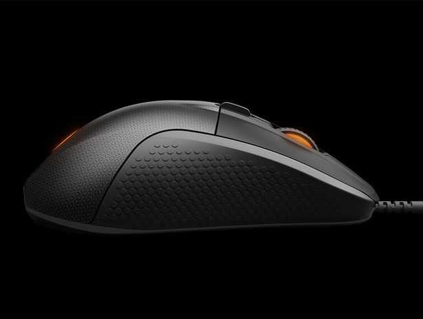 SteelSeries Rival 700 Gaming Mouse Features Customizable OLED Display and Tactile Alerts