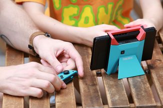 Switchblade Hub – Hand-Held Hub for Nintendo Switch with Integrated HDMI Output