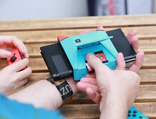 Switchblade Hub - Hand-Held Hub for Nintendo Switch