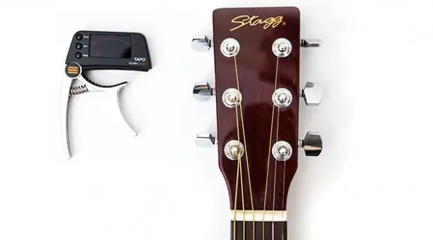 TAPO Guitar Capo with Built In Tuner by EditorsKeys Tuvie Design