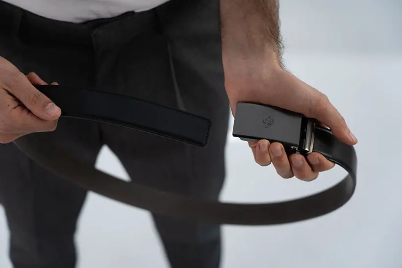 Tech Belt Opens With a Simple Press of a Button