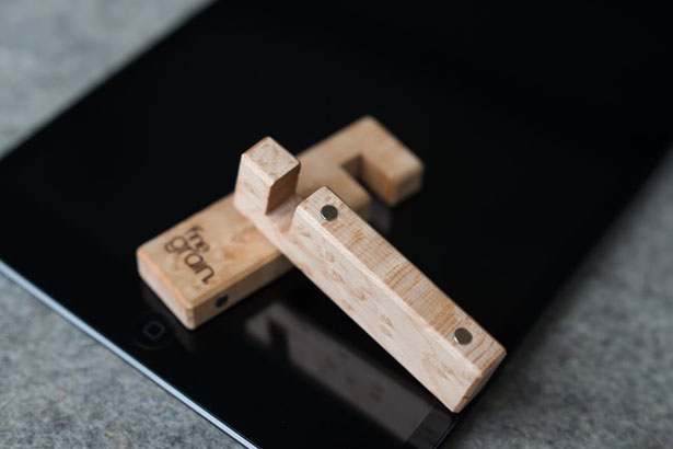 The COBURNS : Small, Versatile, and Beautiful iPad Stands That You Can Keep Inside Your Pocket