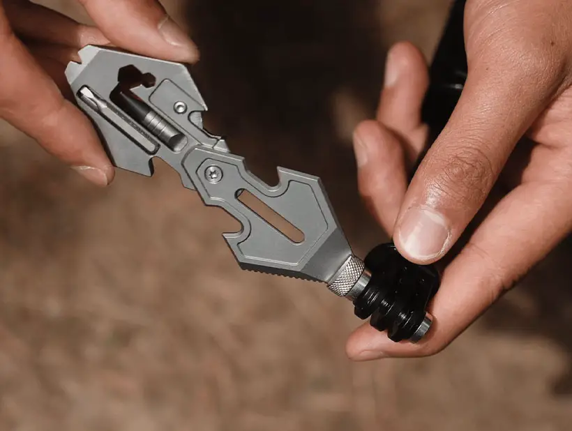 The Flounder 2.0 - A Reliable 13-in-1 Titanium EDC Multitool Pendant