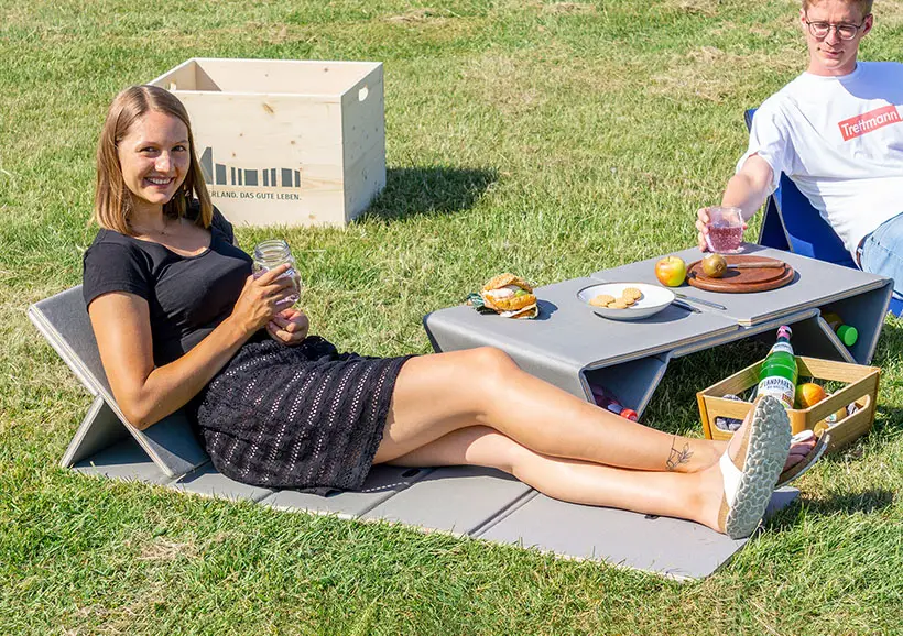 Threefold Outdoor Foldable Furniture for Picnic by Nick Potter and Jonas Finkeldei