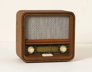 Vintage Throwback Speaker Design with Bluetooth and Radio
