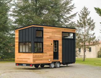 Tiny House Road Runner Is Spacious Enough for Four People and a Cat