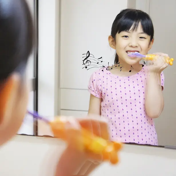 Ttone Interaction Toothbrush by Nien-Fu Chen