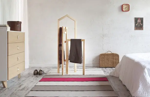 Tusciao Valet Stand for Formabilio by Andrea Brugnera