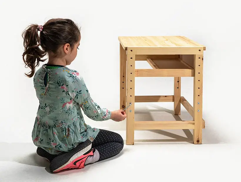 UP Adjustable School Furniture Set by Mu-En Lin