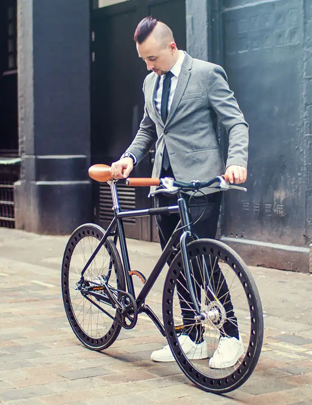 Urbanized Bicycle Features Airless Tires for Big City Living