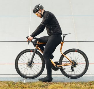 Urwahn Bikes x Schmolke Carbon High-End Racing Bike with 3D Printed Steel Frame