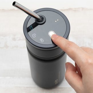 Uvio Self-Purifying Water Bottle Purifies Your Drink Wherever You Go