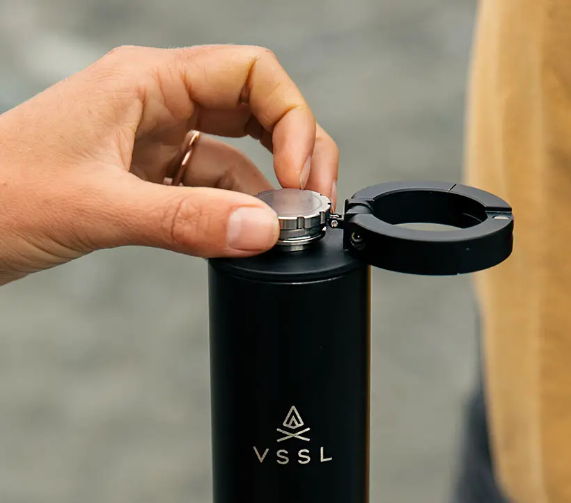 VSSL Insulated Flask with Bluetooth Speaker