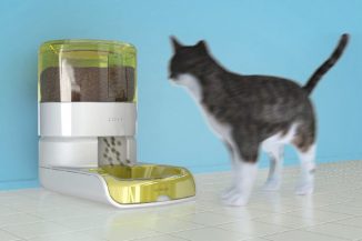 Yemlebeni Automatic Pet Feeder with a Companion App