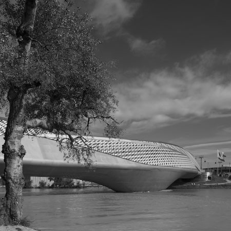 zaragoza bridge pavilion by zaha hadid