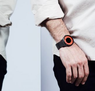 ZIIIRO Solaris Watch Shifts in Color at Every Angle