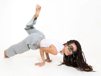 Fashionable Zip Glasses with Hook-and-Loop Fastener