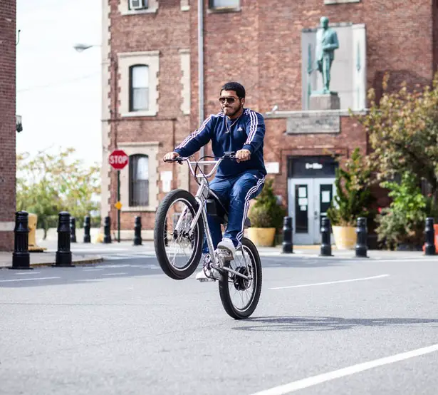 Zooz Bikes Urban Ultralight Electric Bike is Light Enough You Can Lift It Up with One Hand